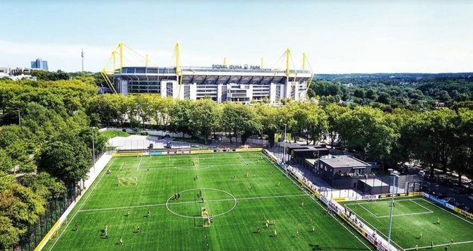 BVB EVONIK Fußballakademie, Trainingsgelände der Walking Football Mannschaft.