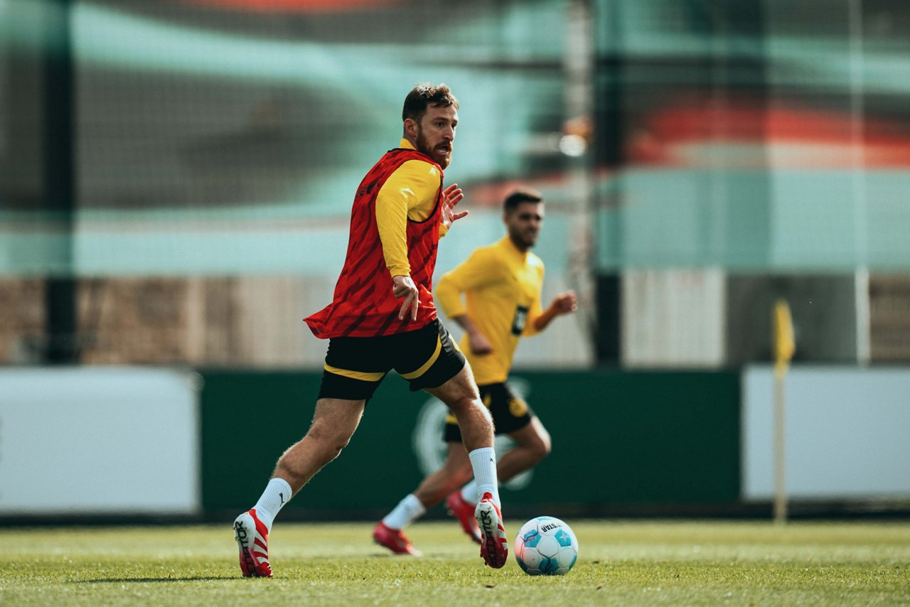 Bundesliga, 24/25, Herren, Saison, Lissabon, Training
Mittwoch 12.02.2025, Bundesliga Saison 24/25 -  Training in Lissabon / Portugal - BV Borussia Dortmund.. Salih Oezcan (BVB)..Copyright:.Borussia Dortmund GmbH & Co. KGaA.Rheinlanddamm 207-209.44137 Dortmund..(NO IPTC-stripping allowed).EDITORIAL USE ONLY