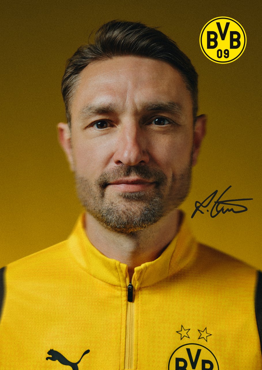 Front side of Robert Kovac's autograph card.