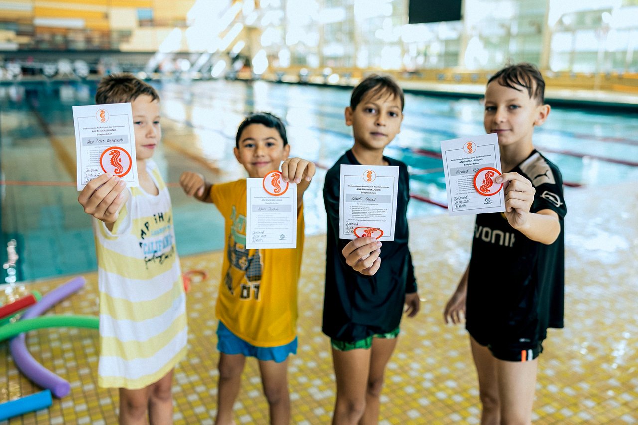 21.08.2025, Schwimmkurs im Südbad vom Stadtsportbund und der Stiftung leuchte auf,