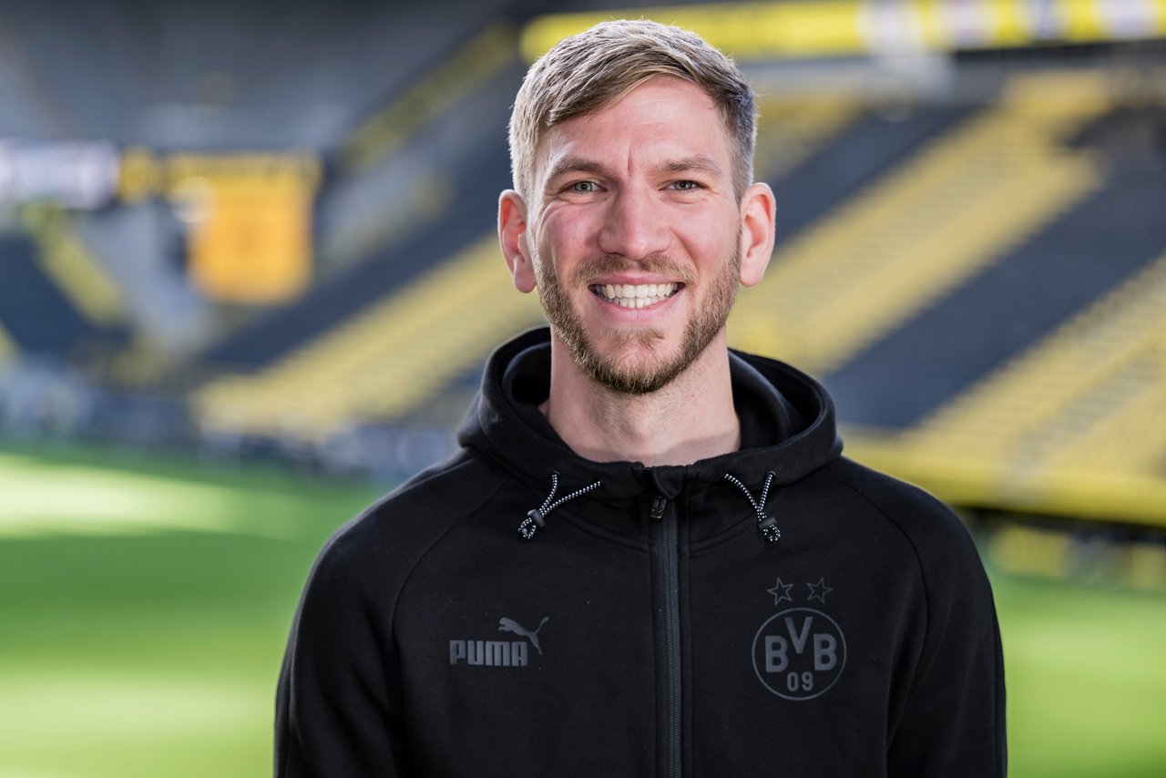Sebastian Schneider, Ansprechpartner für internationale Fans.