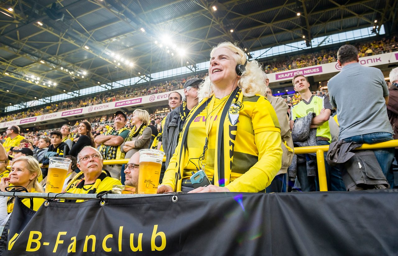 Sehbehinderte im SIGNAL IDUNA PARK