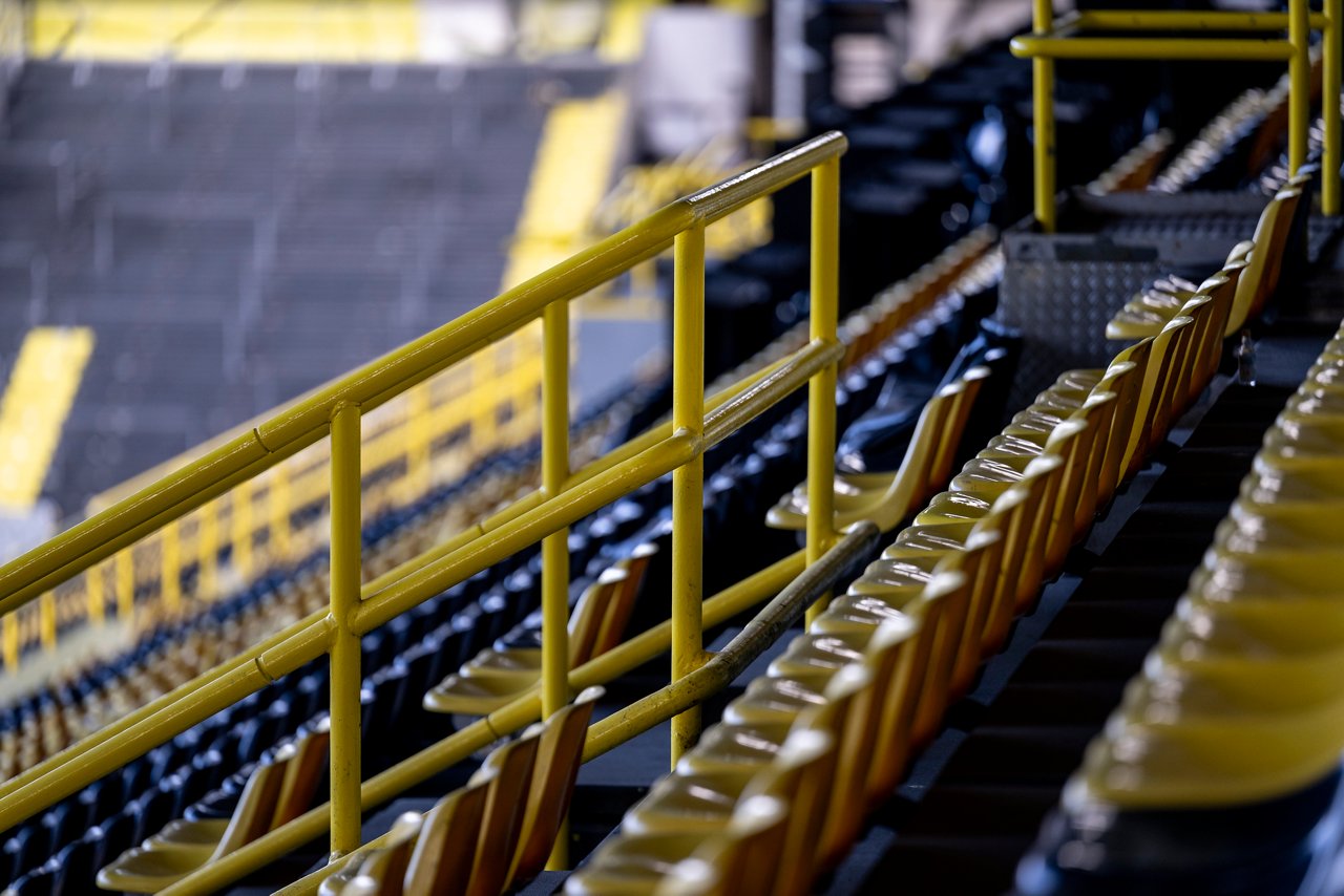 Leere Sitzplätze im SIGNAL IDUNA PARK