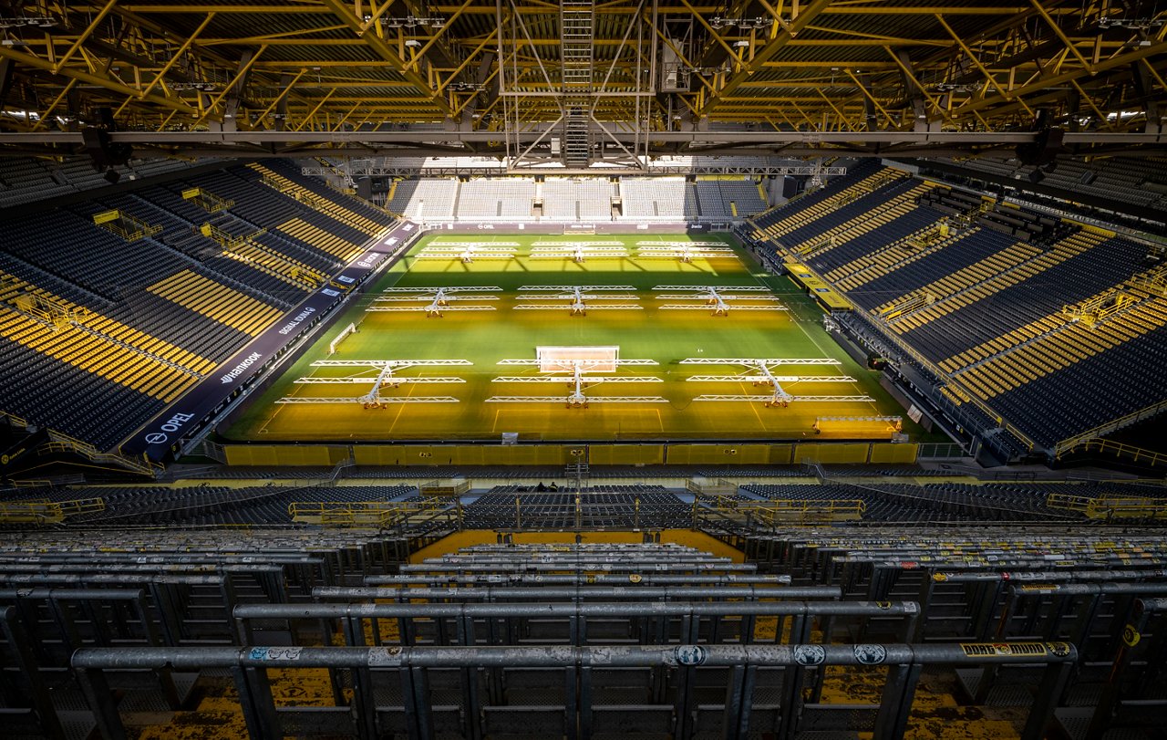 Leere Sitzplätze im SIGNAL IDUNA PARK