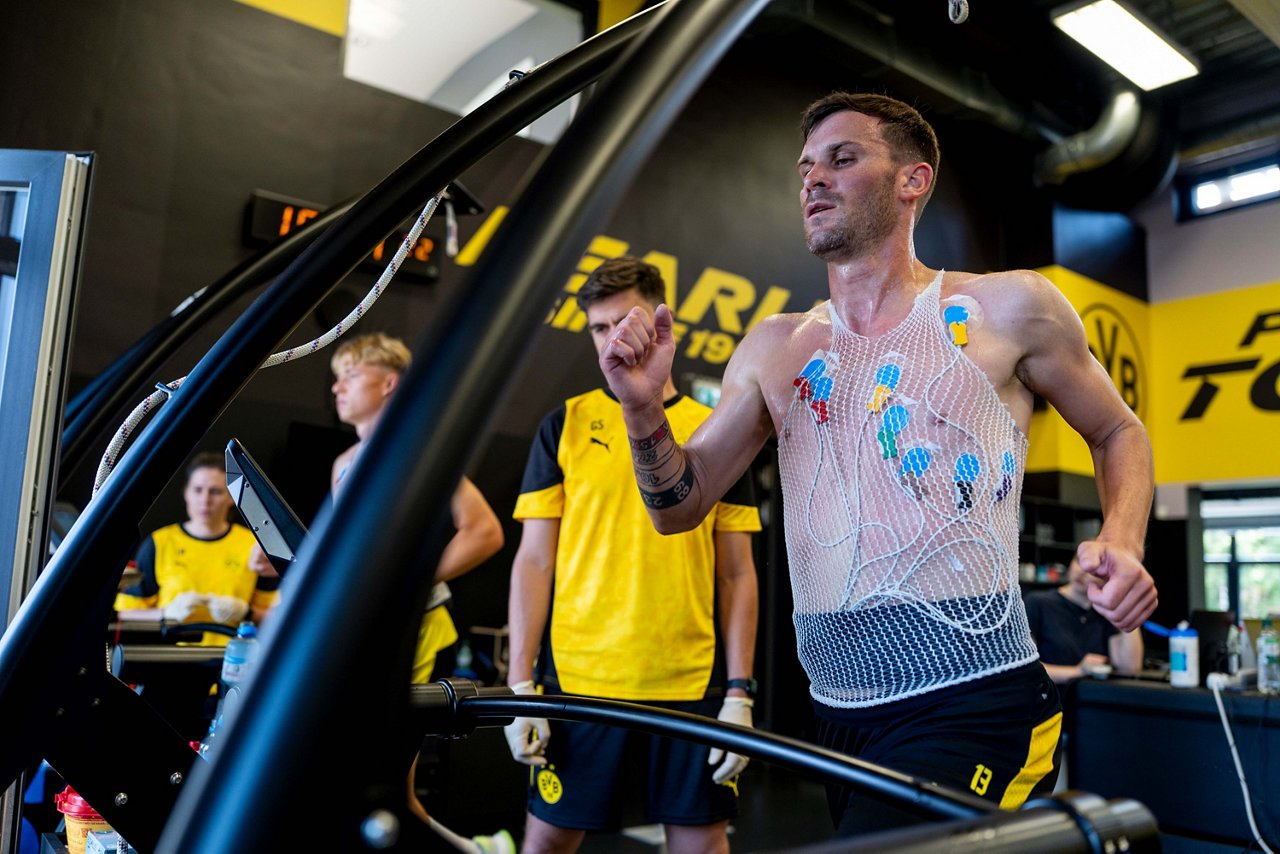 Pascal Groß auf dem Laufband.