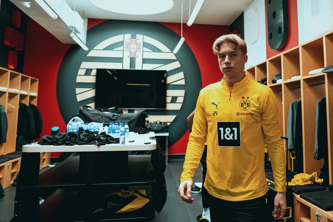 Bundesliga, 24/25, Herren, Saison, Lissabon, Training
Mittwoch 12.02.2025, Bundesliga Saison 24/25 -  Training in Lissabon / Portugal - BV Borussia Dortmund..Daniel Svensson (BVB)..Copyright:.Borussia Dortmund GmbH & Co. KGaA.Rheinlanddamm 207-209.44137 Dortmund..(NO IPTC-stripping allowed).EDITORIAL USE ONLY