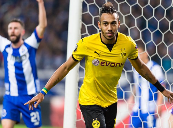 PORTO, PORTUGAL - FEBRUARY 25:  Pierre-Emerick Aubameyang of Borussia Dortmund celebrates after scoring the opening goal during the UEFA Europa League Round of 32 Second Leg match between FC Porto and Borussia Dortmund at Estadio do Dragao on February 25, 2016 in Porto, Portugal.  (Photo by Alexandre Simoes/Borussia Dortmund/Getty Images)