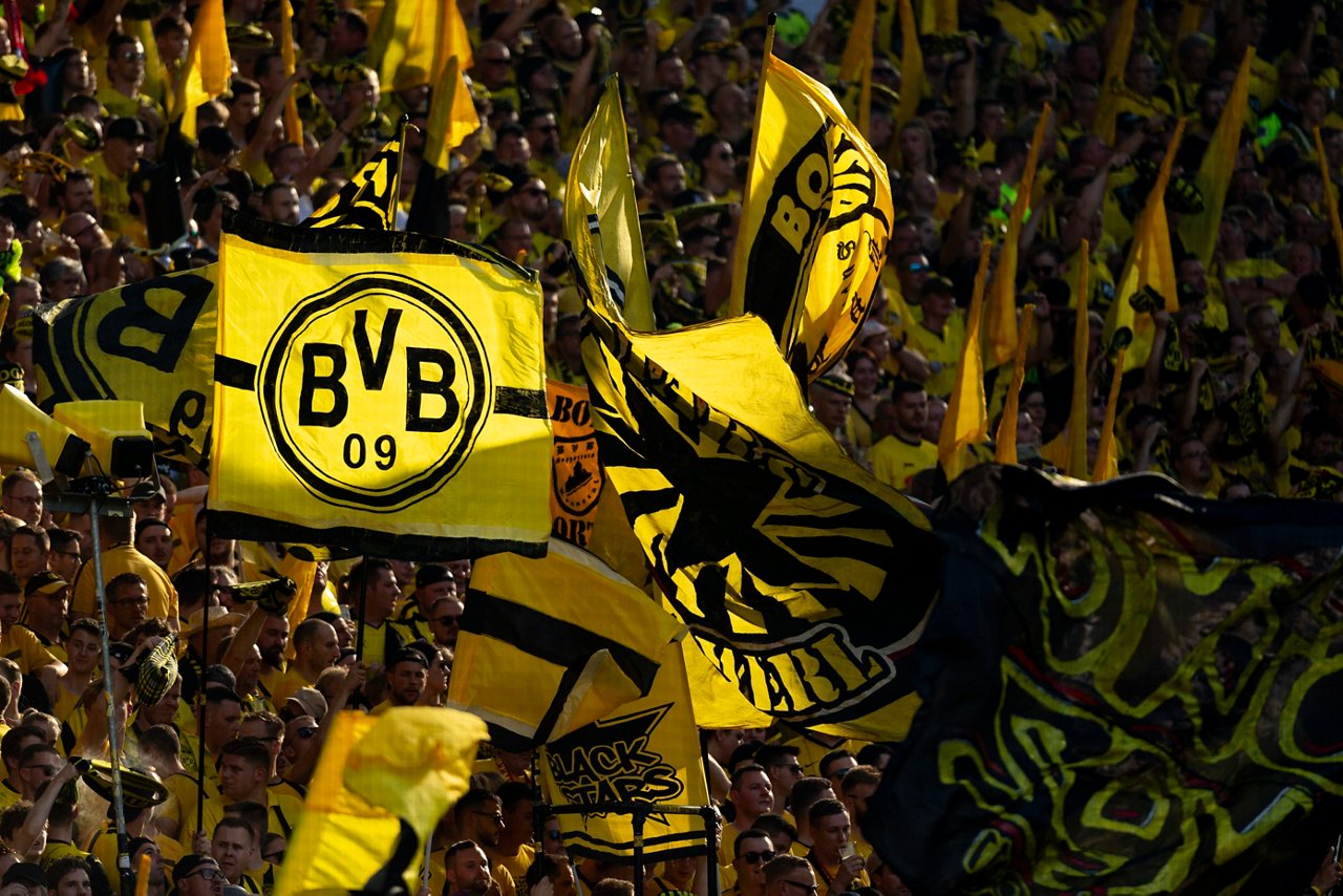 Erfahre mehr über Tickets für jugendliche Fans.