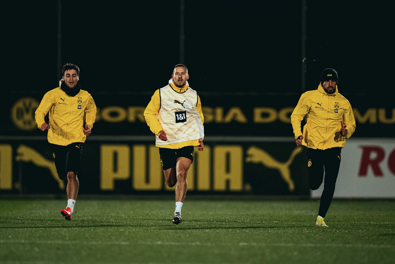 24/25, Bundesliga, Bundesligasaison, Training
Montag 18.11.2024, 1. Fussball - Bundesliga Saison 24/25 - Training in Dortmund, .BV Borussia Dortmund - Training - .Giovanni Reyna (BVB) Waldemar Anton (BVB) Emre Can (BVB)..Copyright:.Borussia Dortmund GmbH & Co. KGaA.Rheinlanddamm 207-209.44137 Dortmund..(NO IPTC-stripping allowed).EDITORIAL USE ONLY