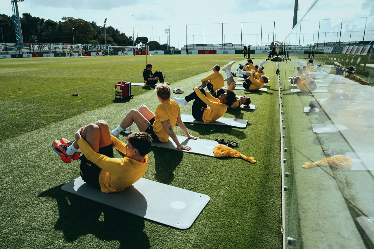 Bundesliga, 24/25, Herren, Saison, Lissabon, Training
Mittwoch 12.02.2025, Bundesliga Saison 24/25 -  Training in Lissabon / Portugal - BV Borussia Dortmund....Copyright:.Borussia Dortmund GmbH & Co. KGaA.Rheinlanddamm 207-209.44137 Dortmund..(NO IPTC-stripping allowed).EDITORIAL USE ONLY