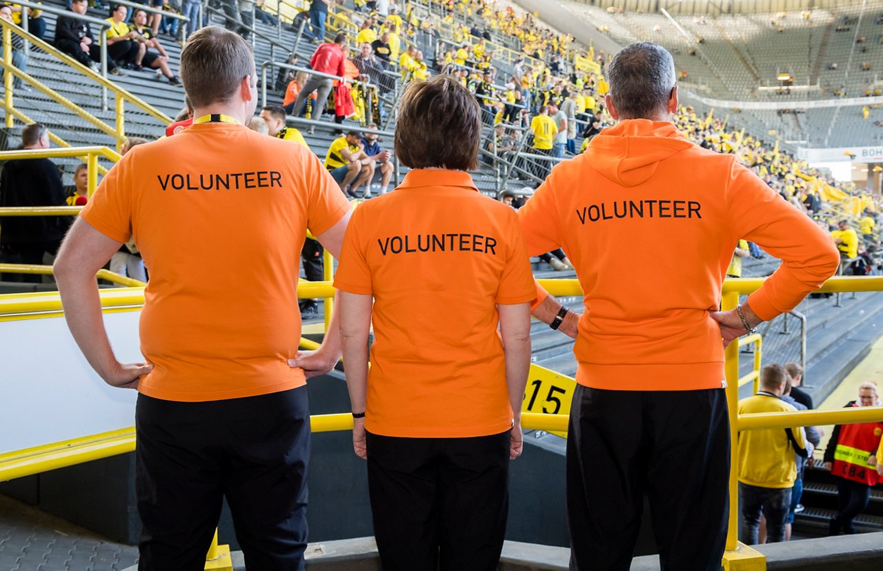 Volunteers at SIGNAL IDUNA PARK