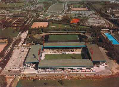 Vogelperspektive des Westfalenstadions in den 70er Jahren.