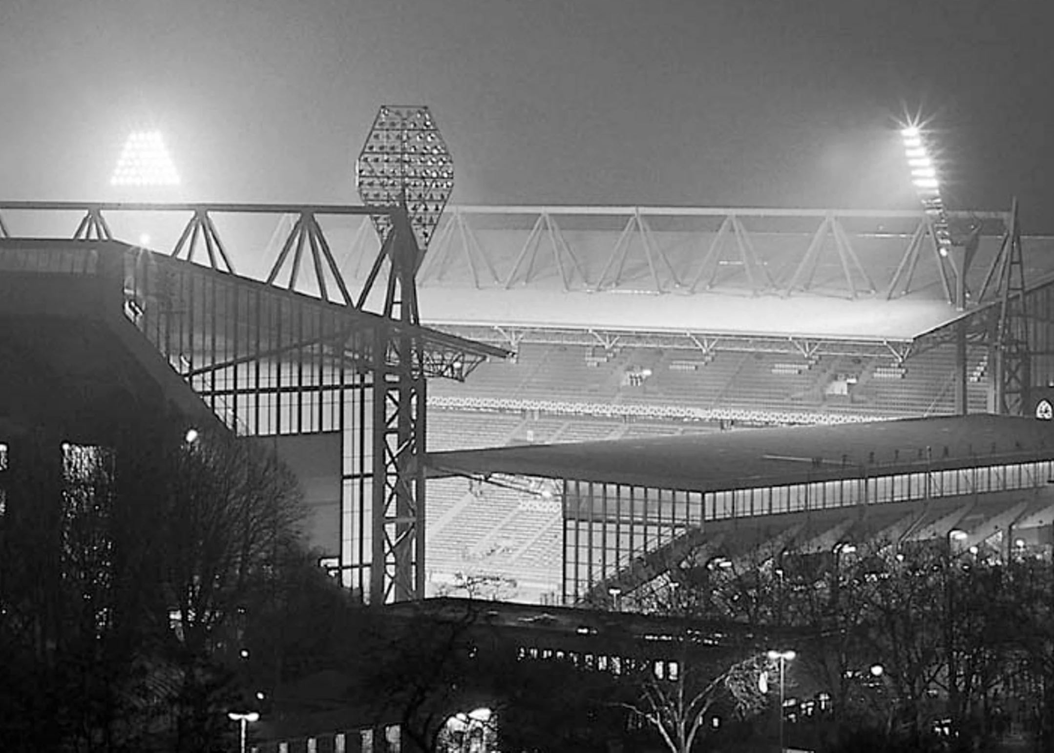 Westfalenstadion-1:News-TeamStage-Mobile?ts=1717626538623&dpr=on,2.8125&fmt=webp,,lossy&qlt=85