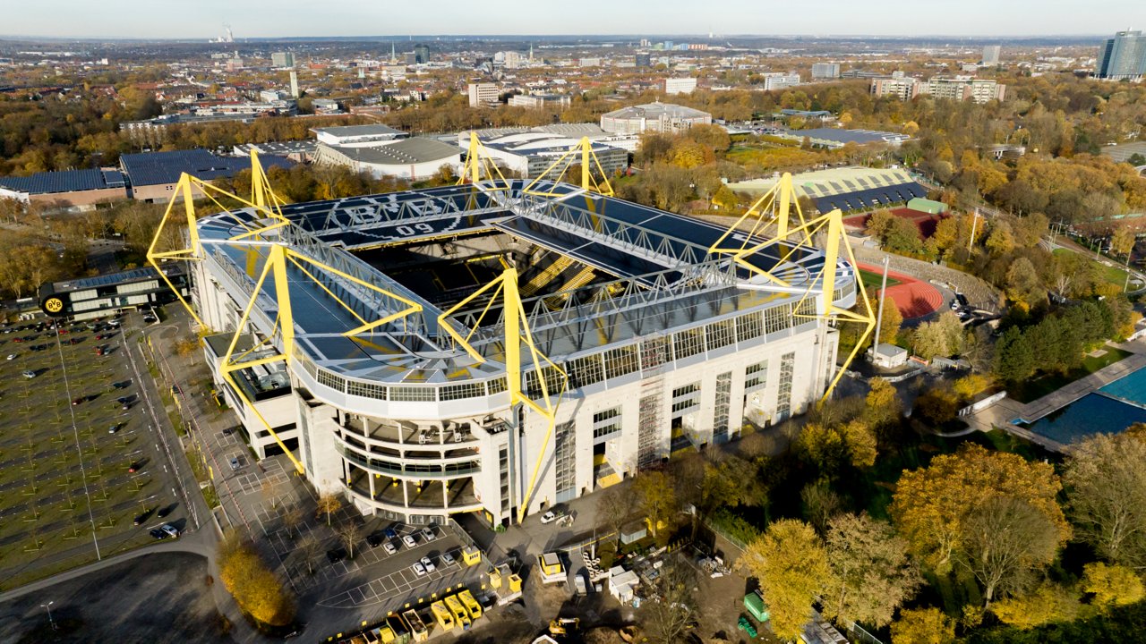 Mehr Informationen zur Anreise, Abreise und Parken am SIGNAL IDUNA PARK.