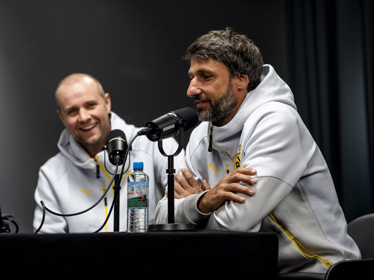 Erfahre mehr über den BVB-Nachwuchspodcast.