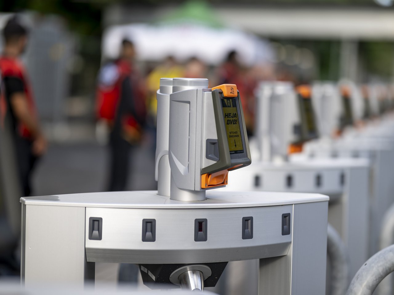 Mehr erfahren zum Einlass im SIGNAL IDUNA PARK.