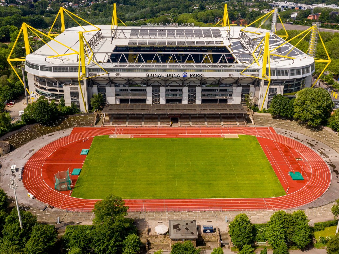 Spielstätten des BVB entdecken.