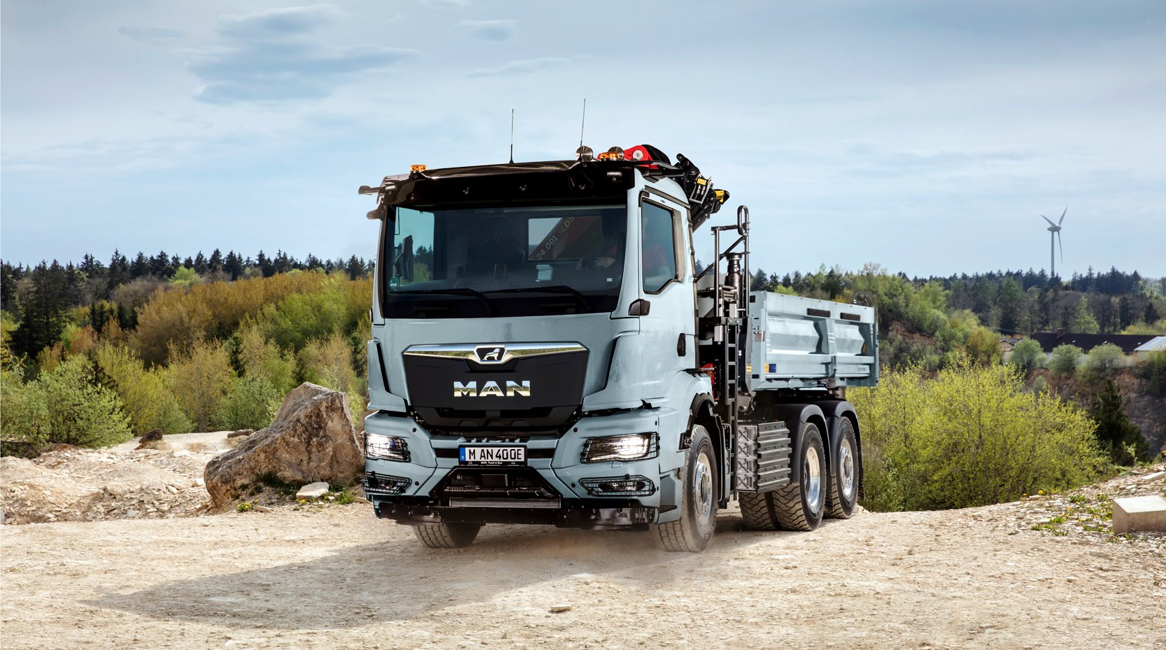 01-MAN-na-vetrhu-Bauma-2025-etgs.jpg