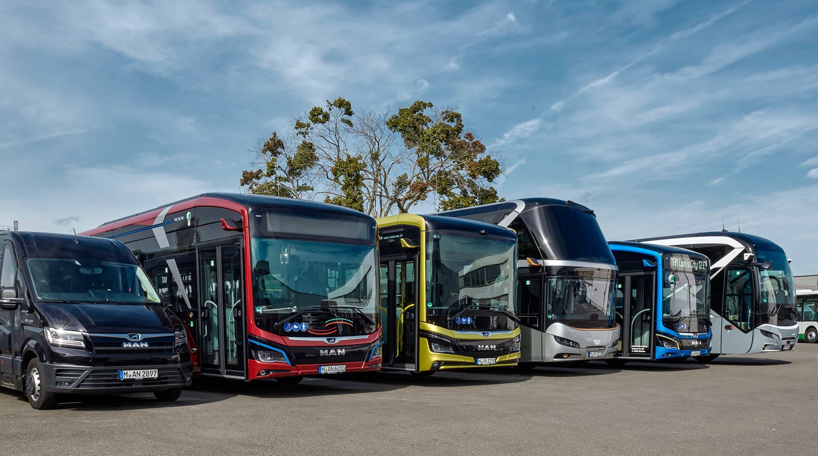 01-MAN-na-vstave-Busworld.jpg
