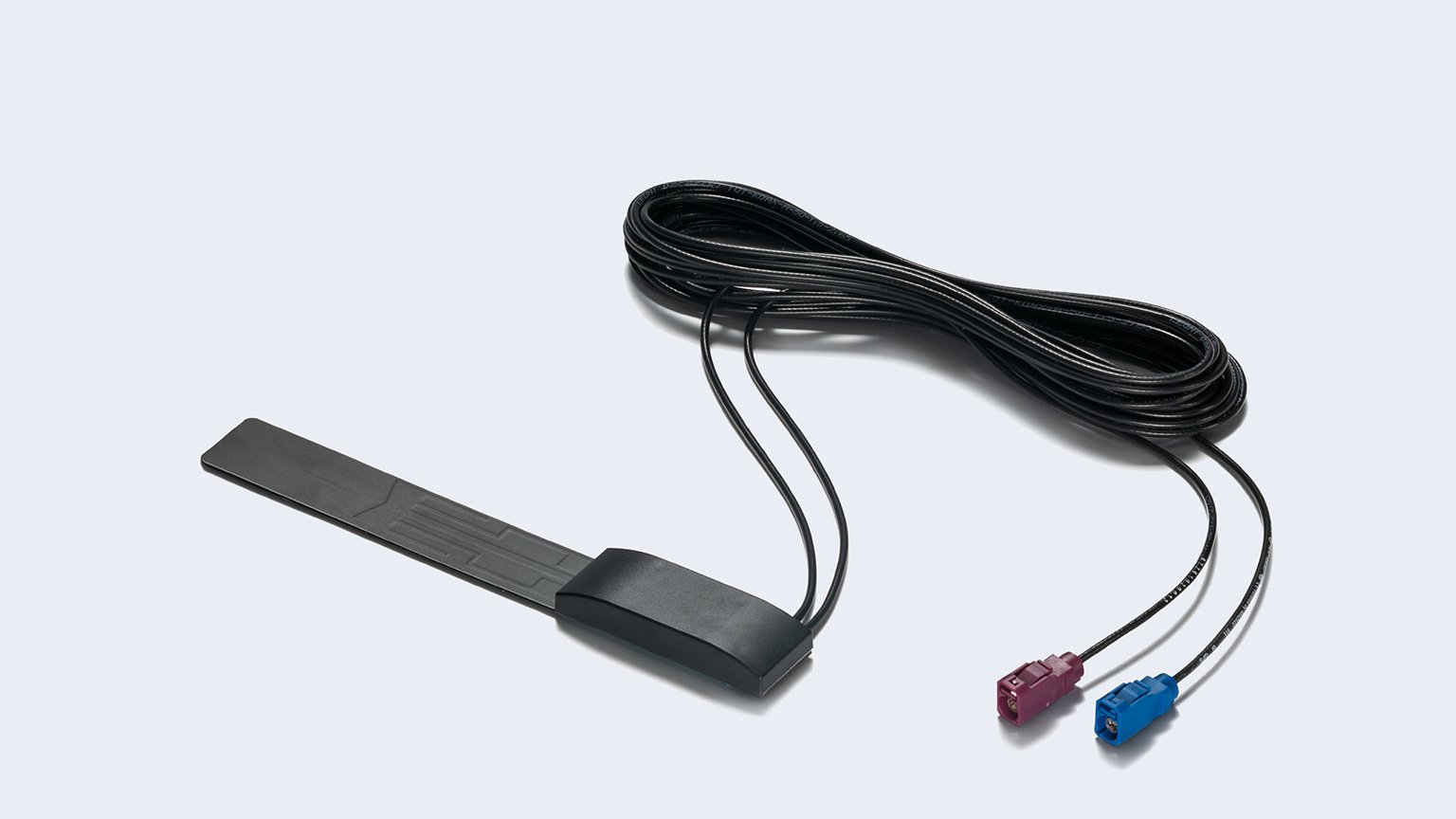 Antenne combinée LTE/GNSS à coller