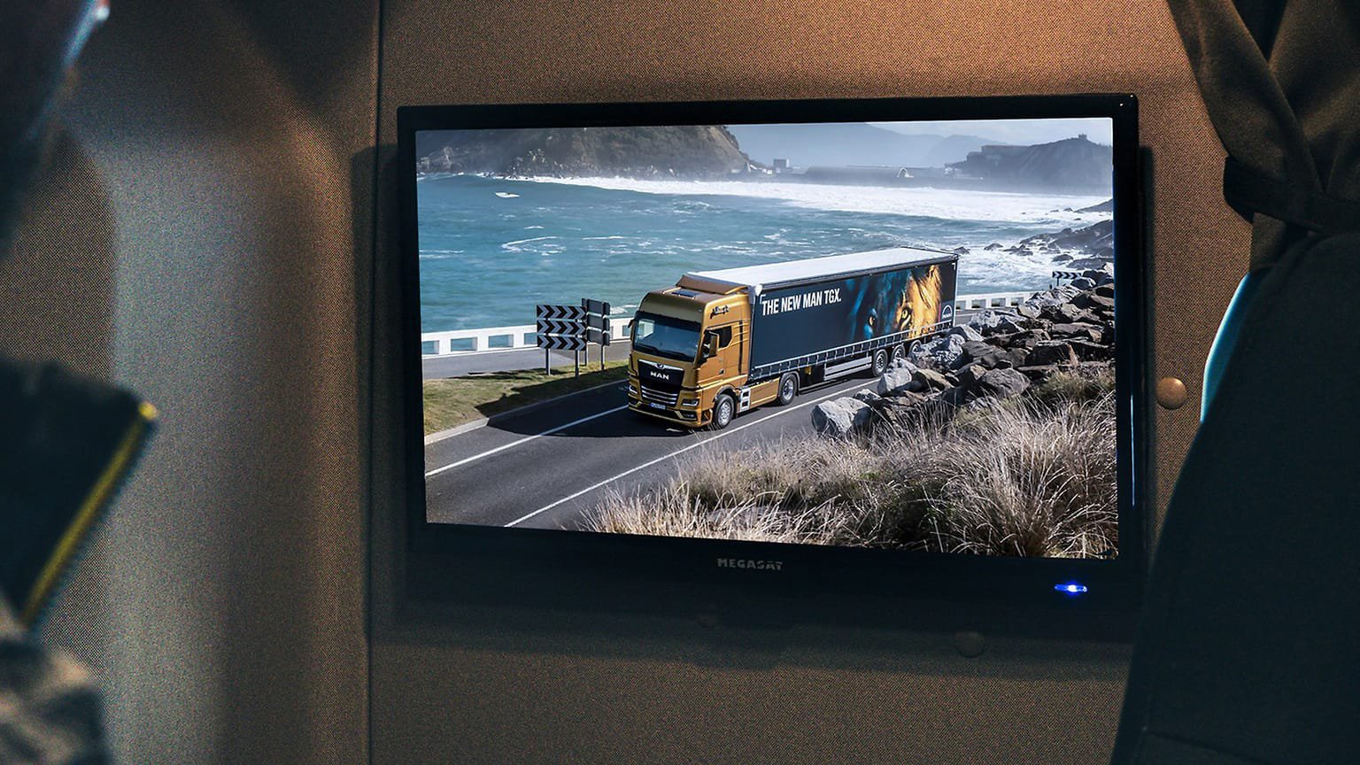 Smart TV 24’’ avec kit de montage