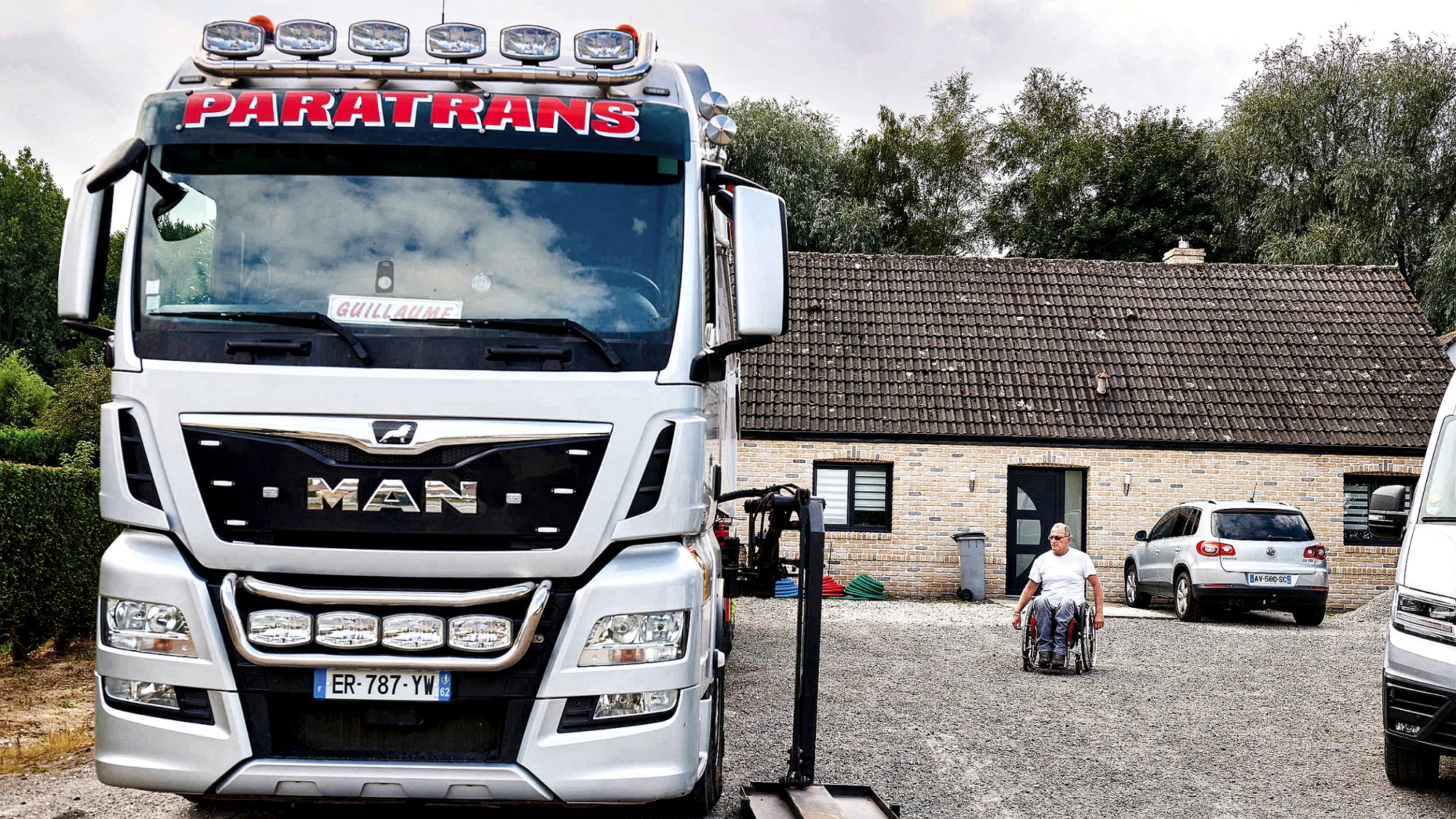 16-9---2400-x-1350-px-man-stories-rollstuhlfahrer-slider01-3.jpg