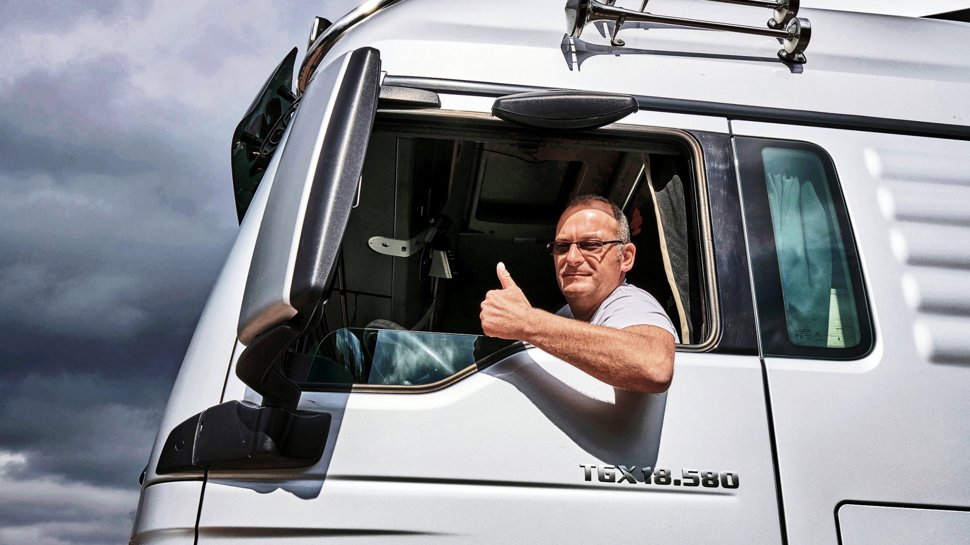 16-9---2400-x-1350-px-man-stories-rollstuhlfahrer-slider02-7.jpg