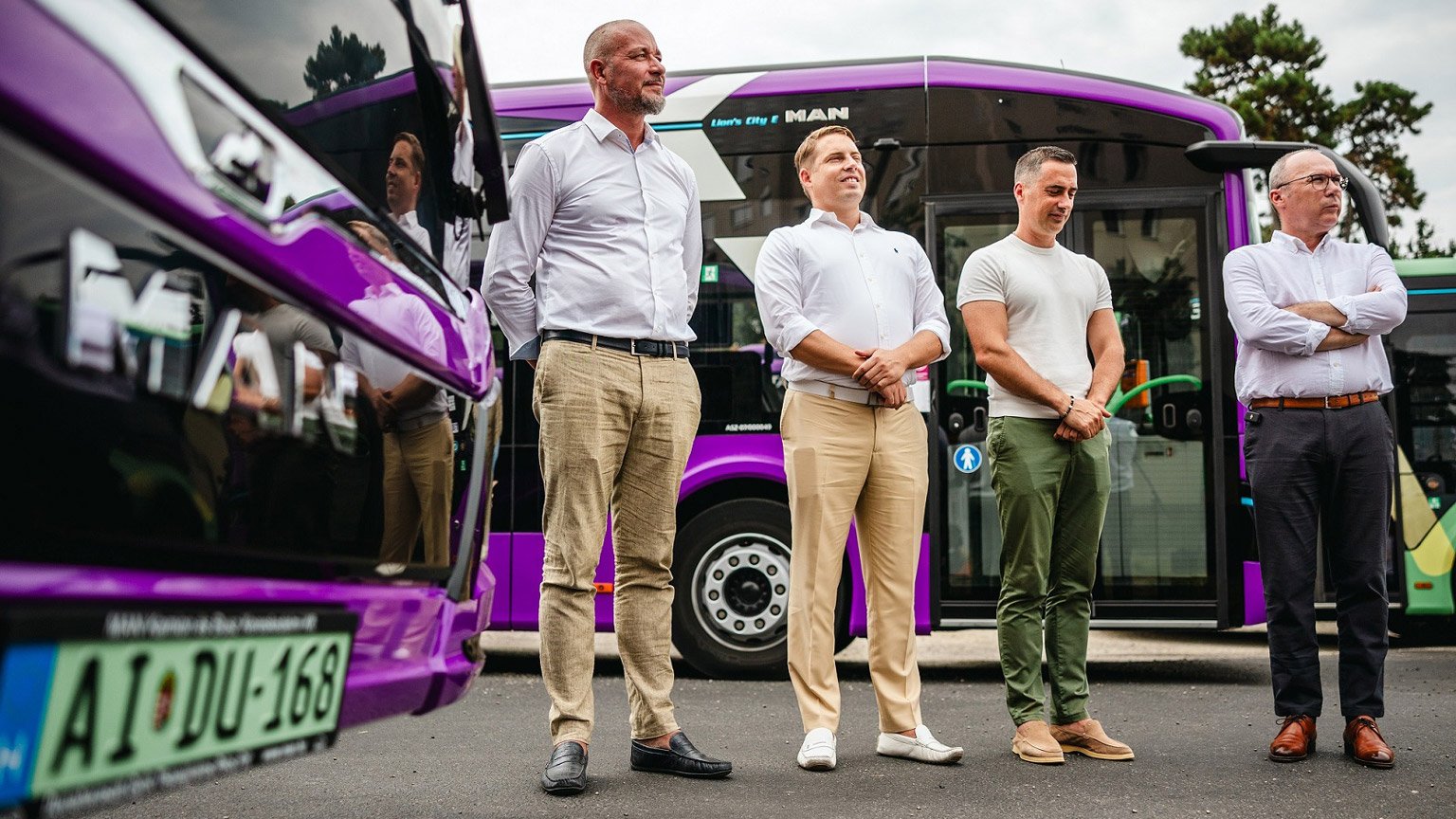 240827-Veszprmi-elektromos-csukls-busz-HU-03-K-nyito.jpg