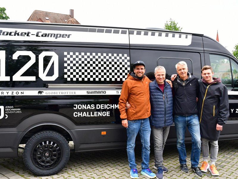 4-3---2400-x-1800-px-man-stories-Ironman-Deichmann-team-vor-TGE.jpg