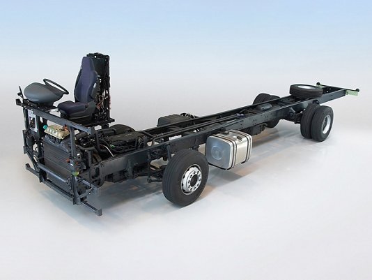 Front-engine high-floor chassis