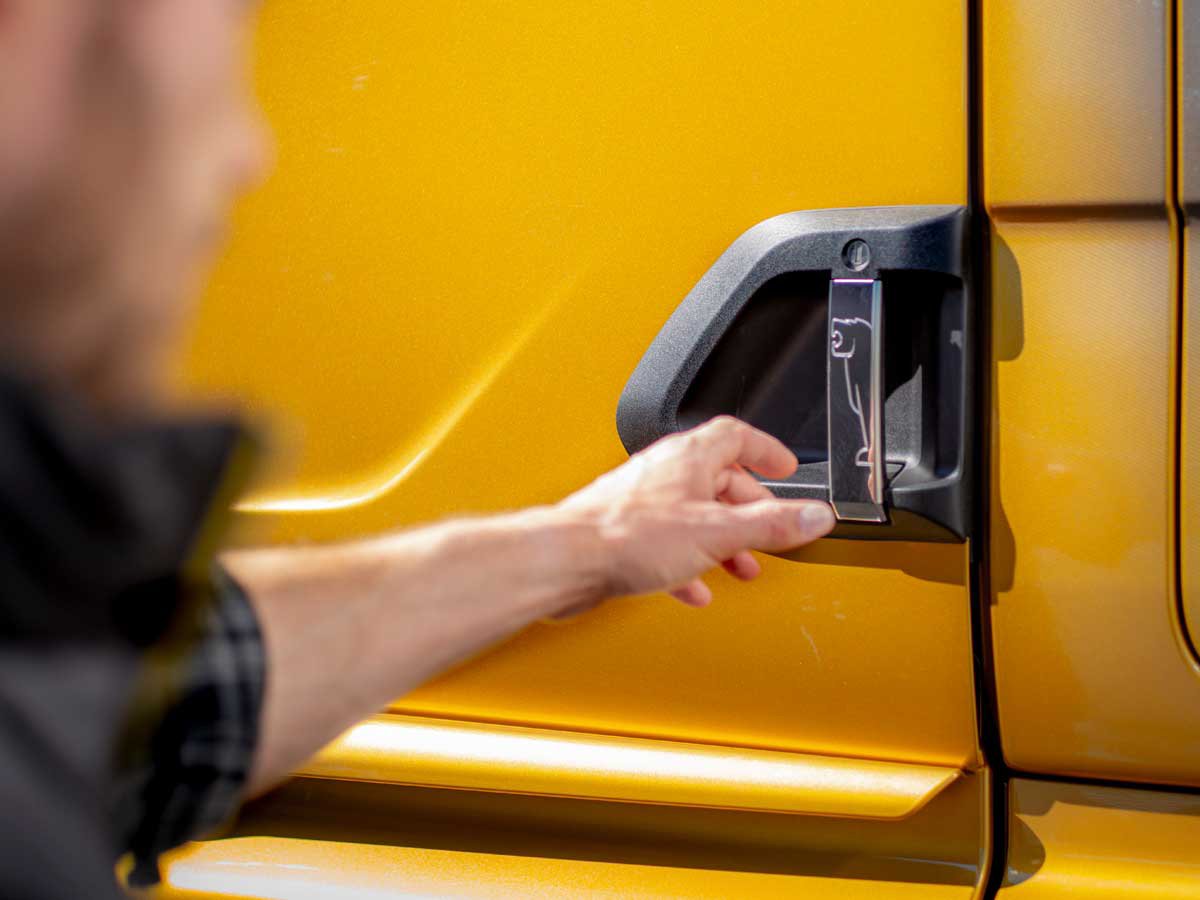 man-door-handle-cover-with-MAN-lion-4x3.jpg