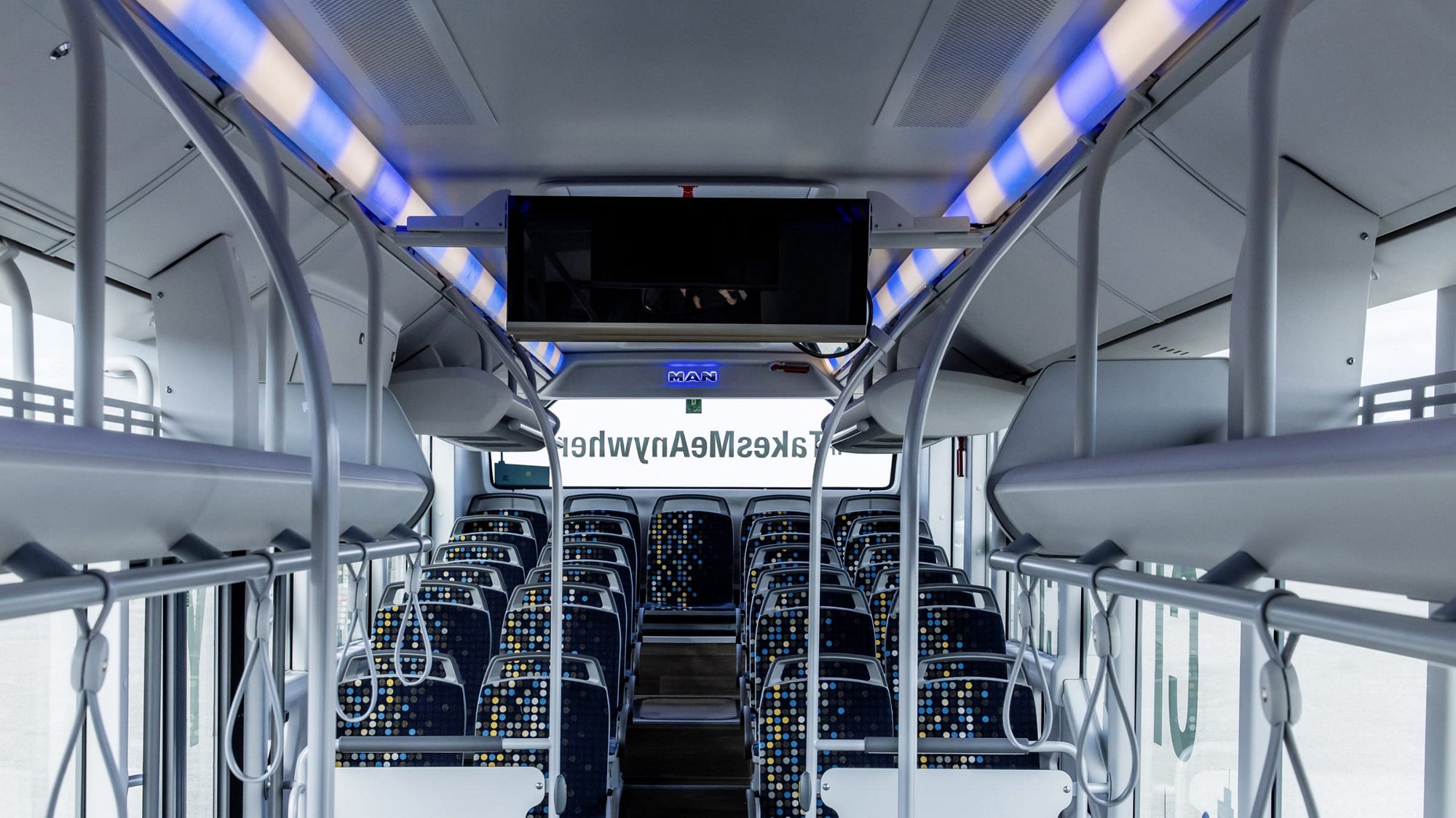 Podsvětlení v autobuse MAN Intercity LE.