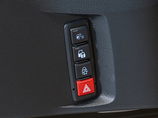 Panneau de commande MAN EasyControl, situé du côté intérieur de la porte chauffeur