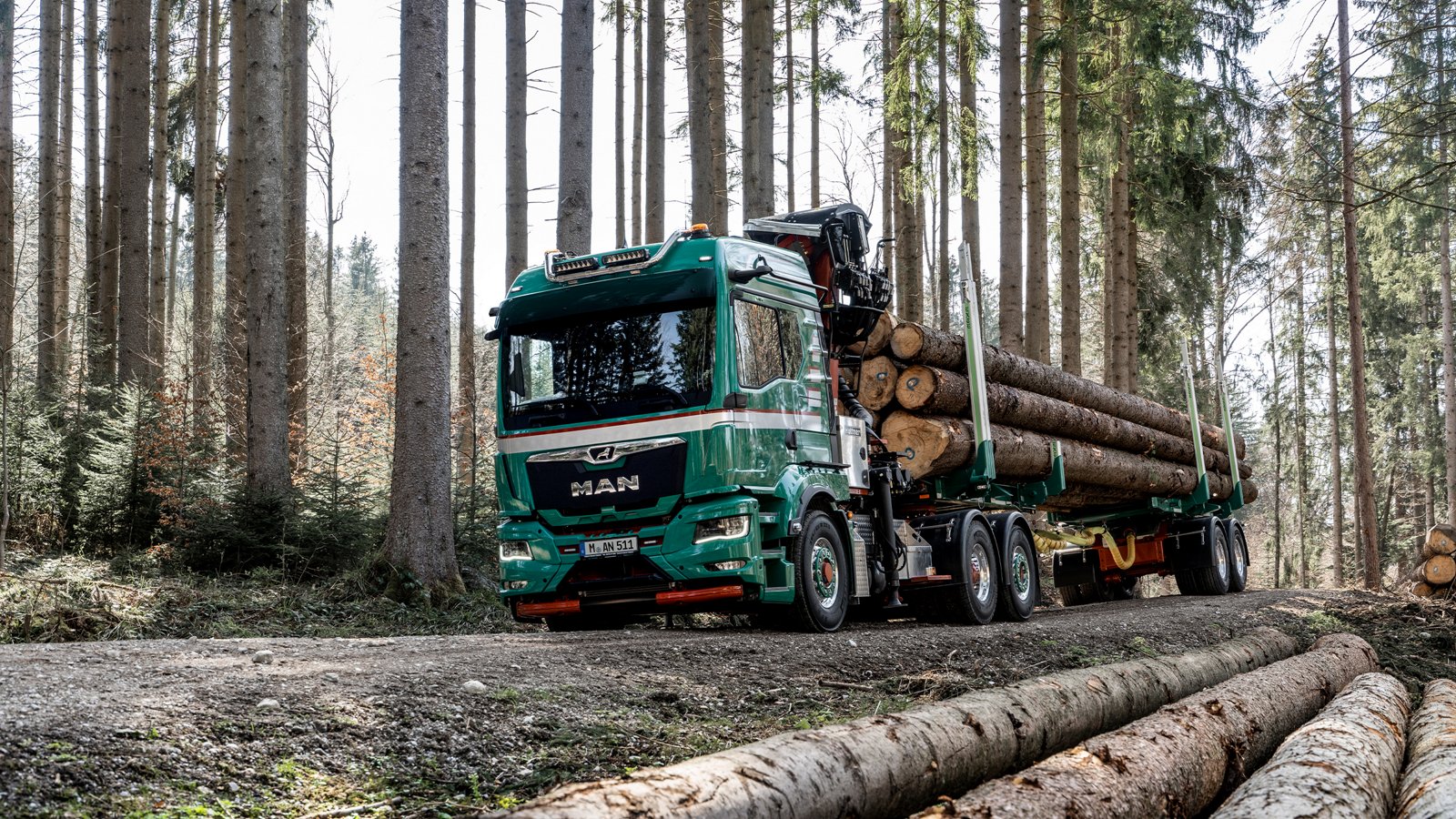Agrar- und Forst-Lkw: MAN Kurzholztransporter 