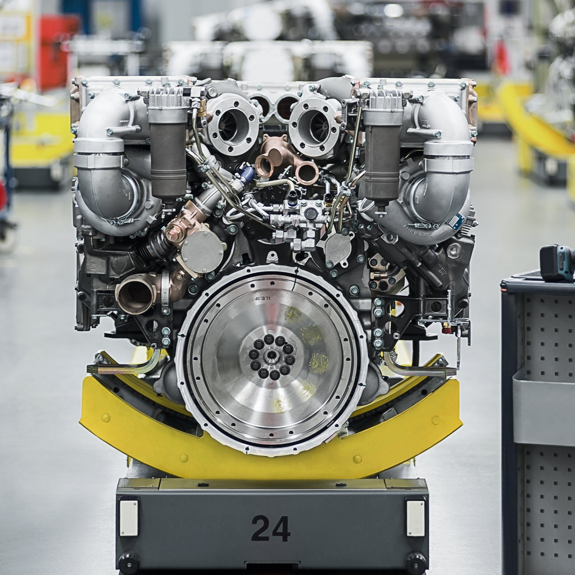 A MAN engine in a production hall