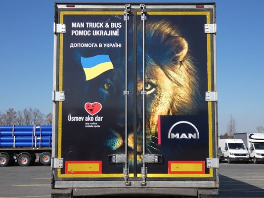man-support-ukraine-slovakia-01.jpg