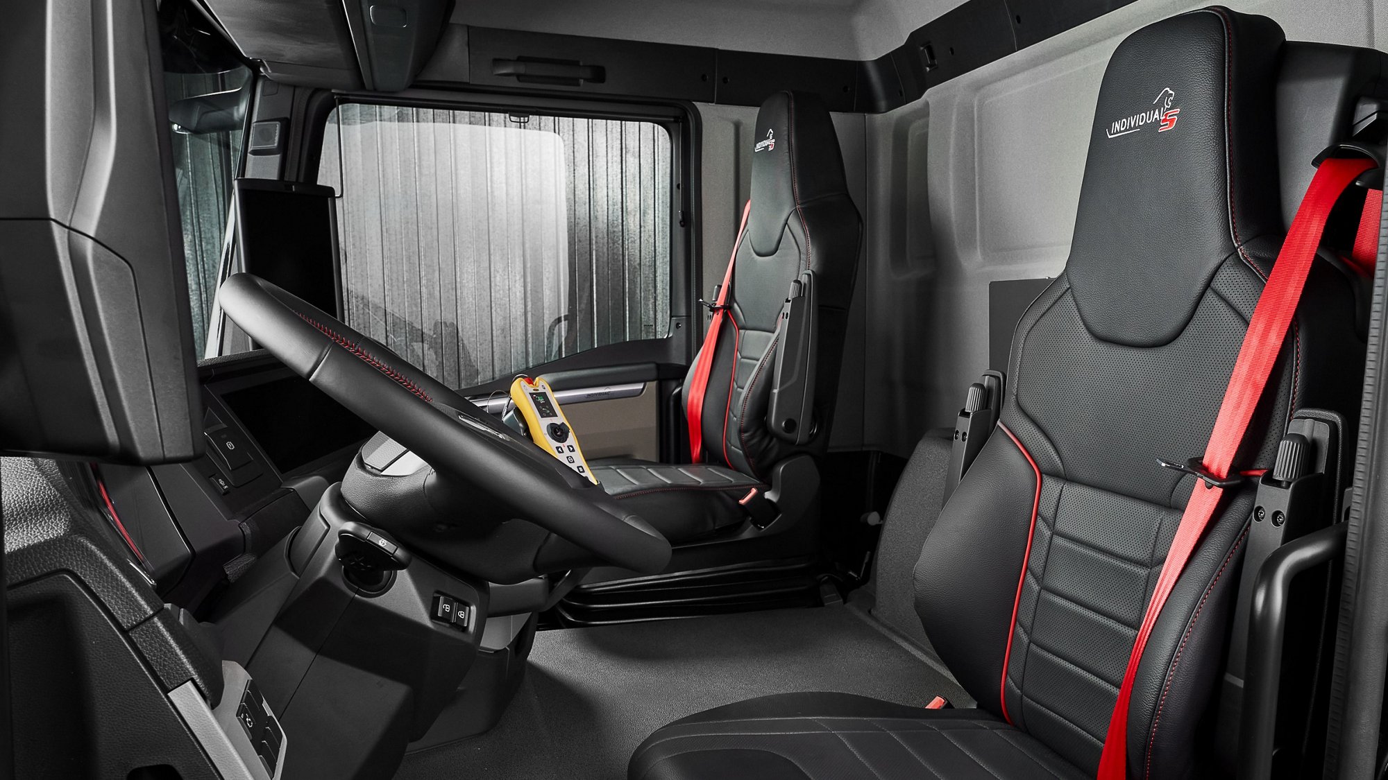 man-tgx-individual-lion-s-galerie-fahrerhaus-4x3.jpg