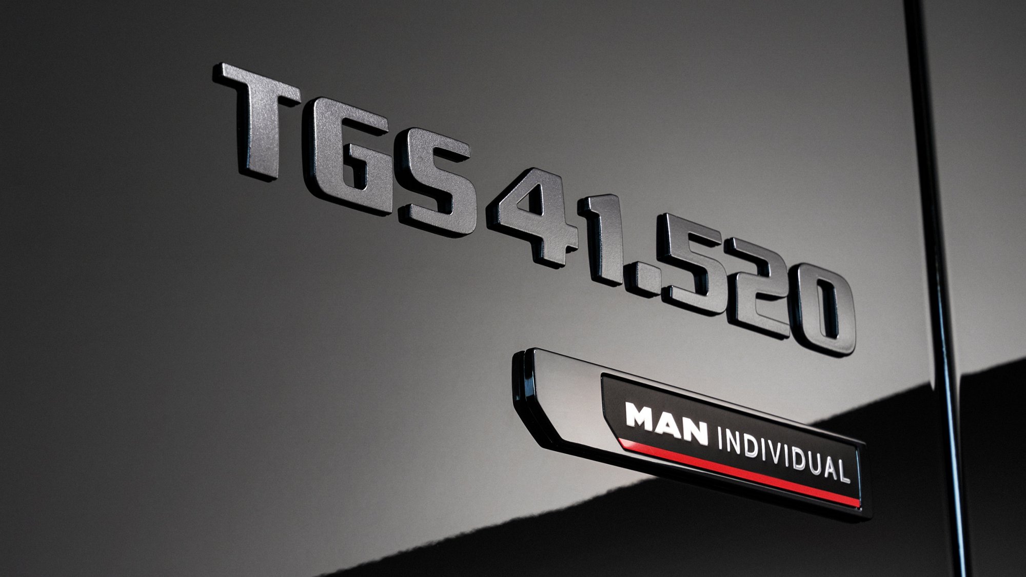 man-tgx-individual-lion-s-galerie-plakette-4x3.jpg