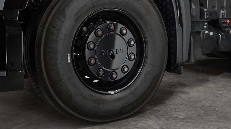 man-tgx-individual-lion-s-spot-stahlfelgen-16x9.jpg