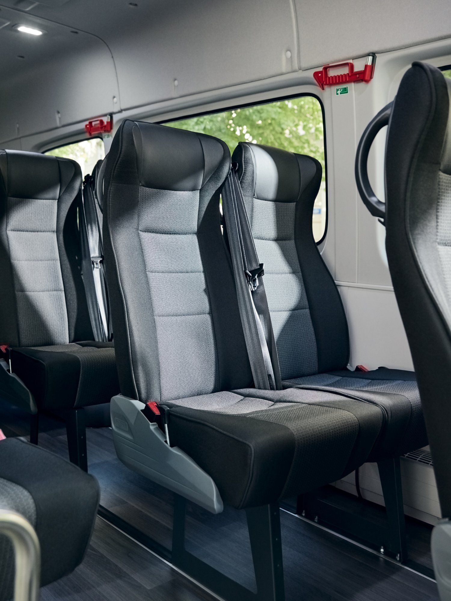 With the MAN TGE Intercity, you are flexible regarding the seat configuration.