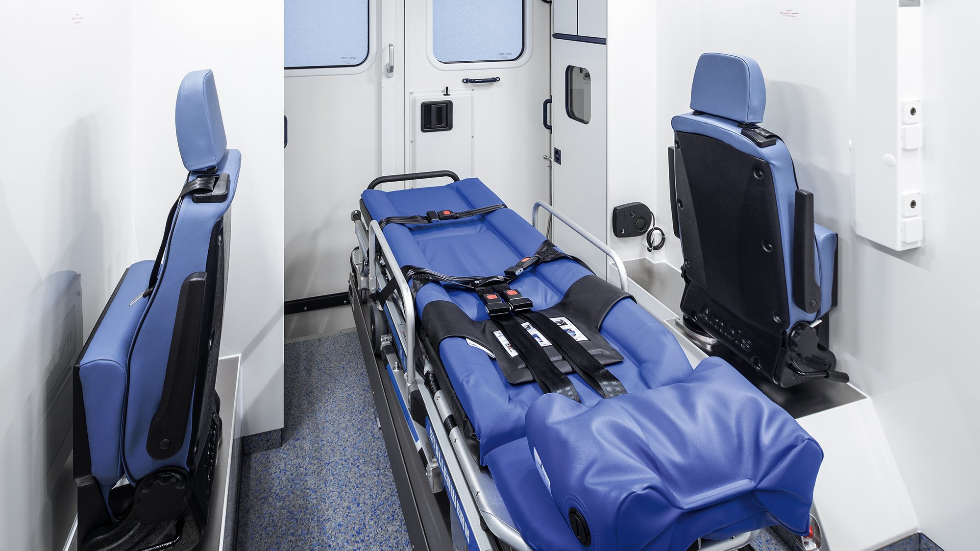 Detailausstattung für jeden Einsatz im MAN TGE Rettungswagen 