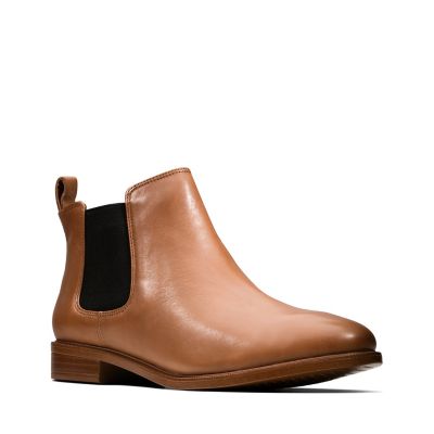 clarks tan boots ladies