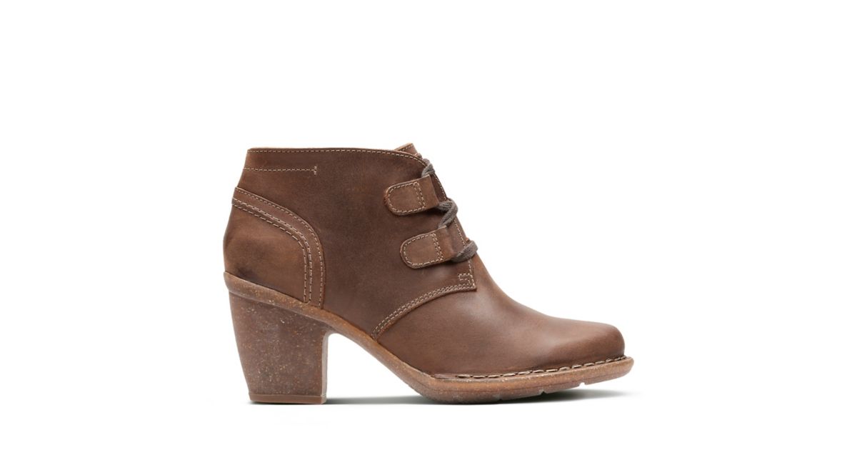 clarks carleta lyon ankle bootie