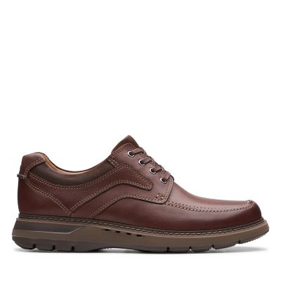 clarks men brown