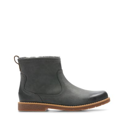 clarks boys winter boots