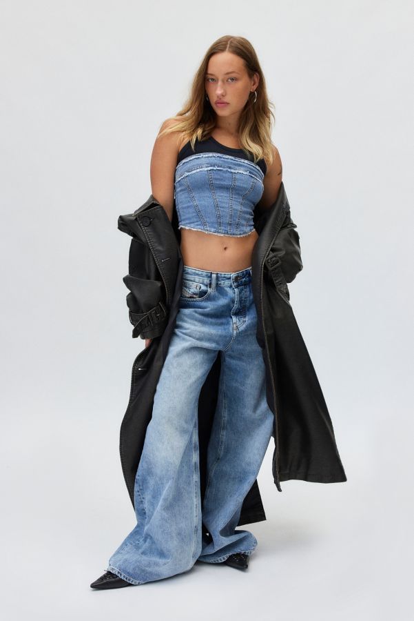 Slide View: 2: Haut tube en denim UO Kate