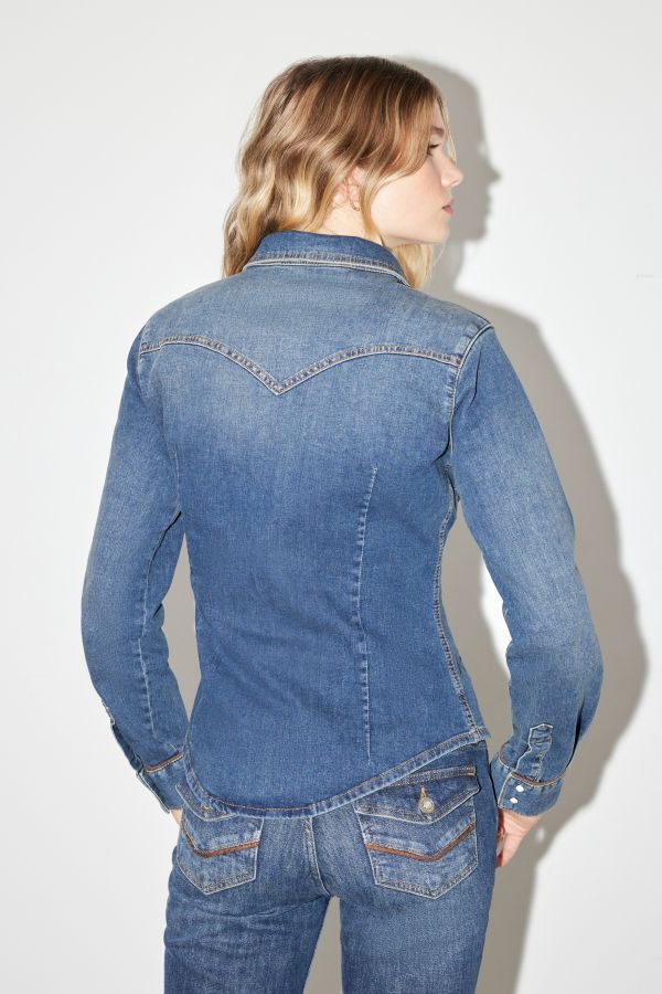 Slide View: 5: Chemise en denim Urban Outfitters x TuftLuck