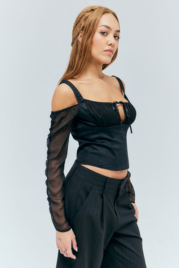 Slide View: 1: UO - Blouse style corset en voile noire