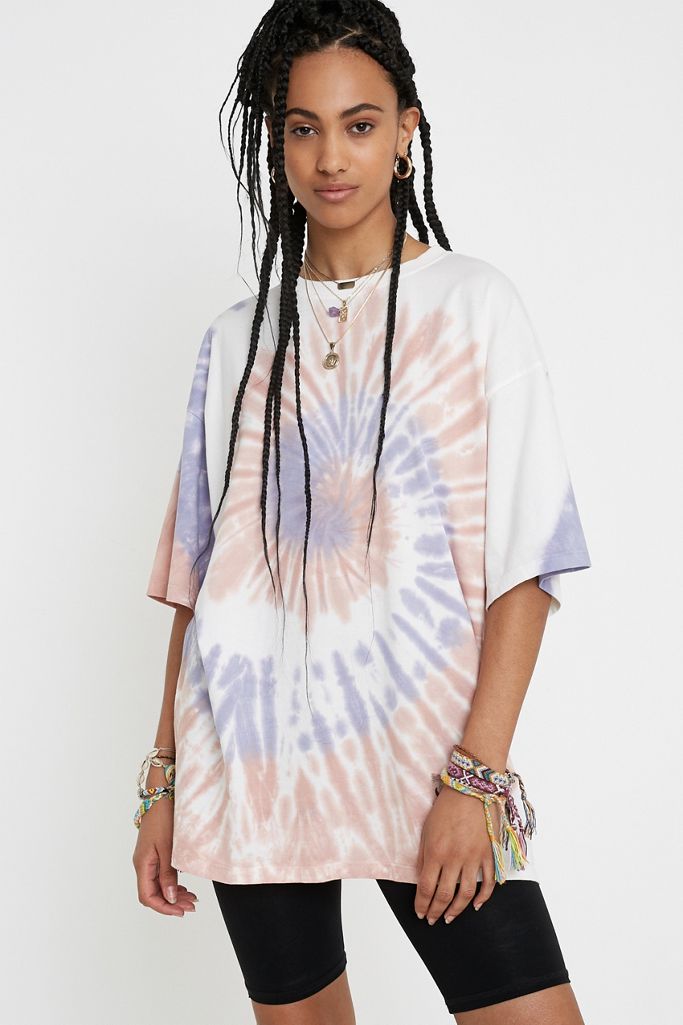 Urban Outfitters OversizedTShirt im Batikdesign Urban Outfitters DE
