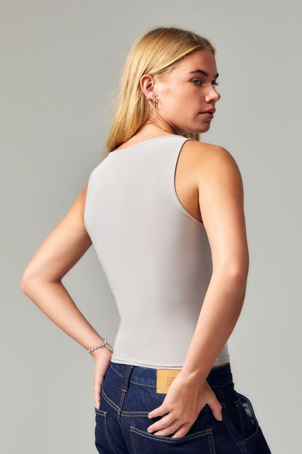 Vista diapositiva: 4: UO Lia Slinky Slash Neck Tank Top